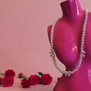 Elegant Faux Pearl Bow Necklace